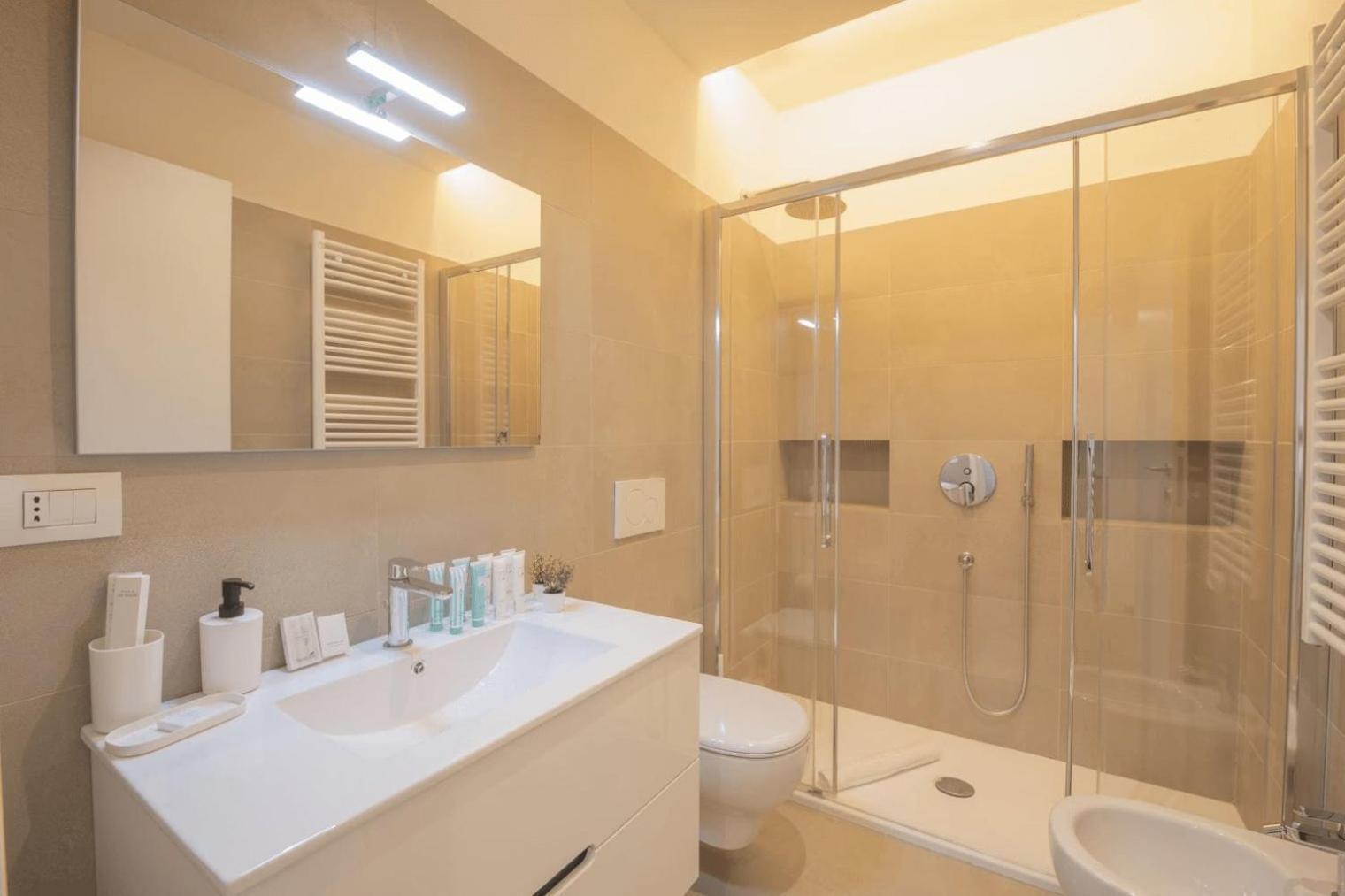 Sophisticated Two Bedroom - Check Profile Appartamento