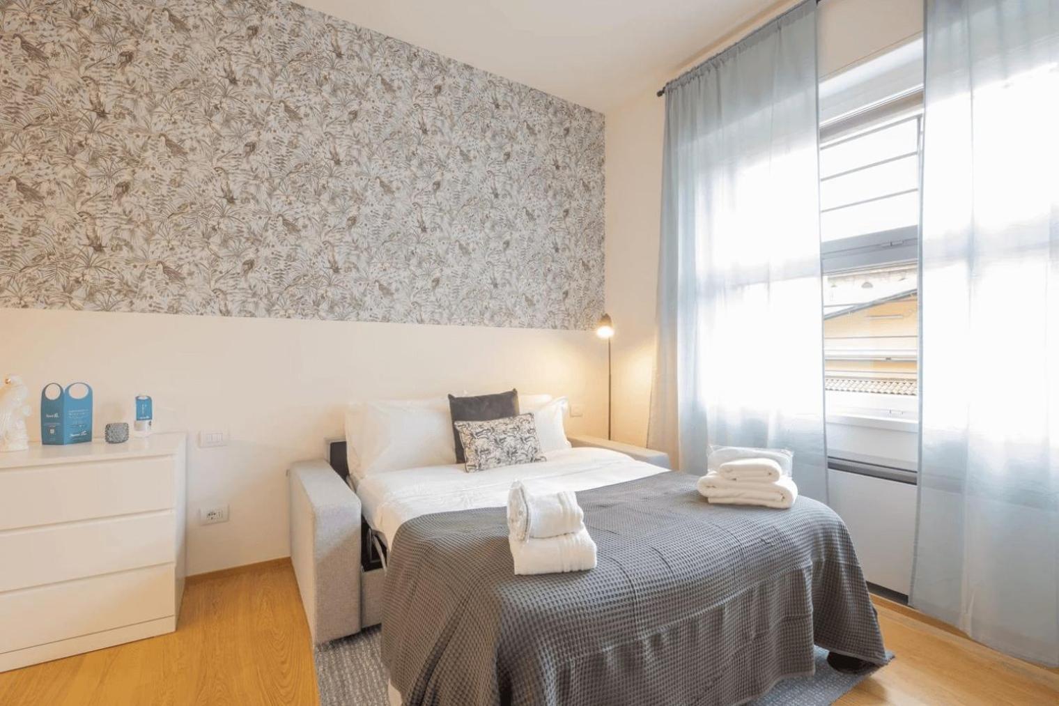 Sophisticated Two Bedroom - Check Profile Milan